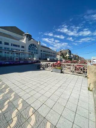 Appartement Elegant Au Coeur De Cabourg Eksteriør billede